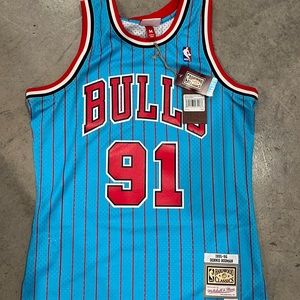 Medium Bulls Jersey